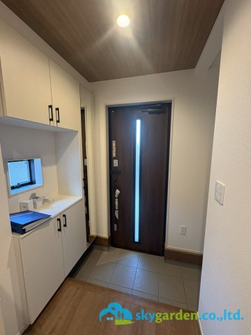 平塚市岡崎10期　新築戸建　全30棟10号棟の玄関