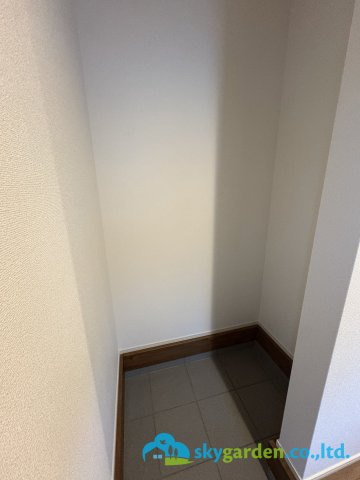 平塚市岡崎10期　新築戸建　全30棟10号棟の玄関