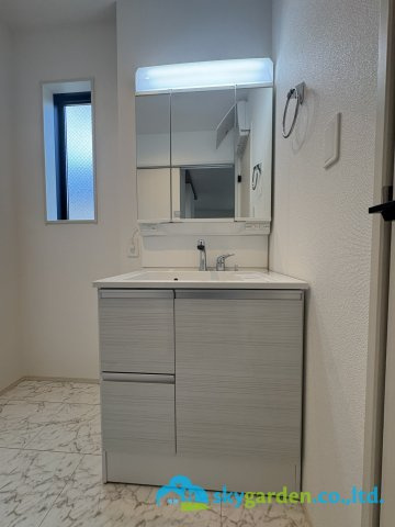 平塚市岡崎10期　新築戸建　全30棟10号棟の独立洗面台