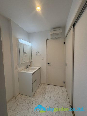 平塚市岡崎10期　新築戸建　全30棟10号棟の脱衣所