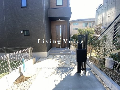 【エントランス】 | 【仲介手数料０円】平塚市東中原8期　新築一戸建て　3号棟　全3棟 | 平塚市東中原8期　新築一戸建て　全3棟