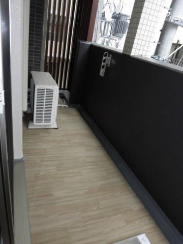 大阪市中央区内久宝寺町２丁目の賃貸マンションのバルコニー