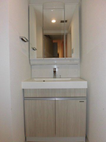 大阪市中央区内久宝寺町２丁目の賃貸マンションの洗面所