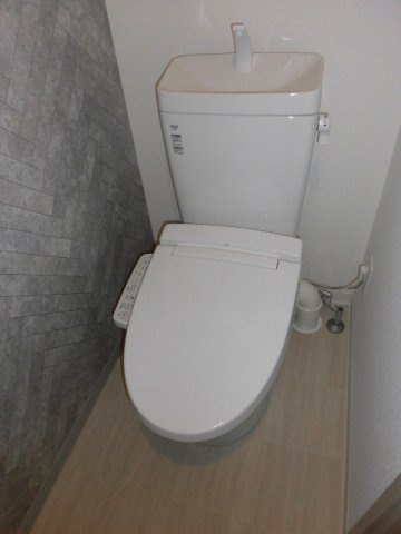 大阪市中央区内久宝寺町２丁目の賃貸マンションのトイレ