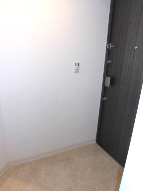 大阪市中央区内久宝寺町２丁目の賃貸マンションの玄関