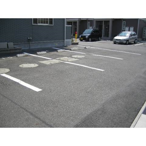 アメニティ郷東Ａの駐車場
