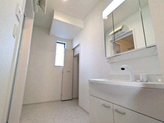 水戸市内原町984番のトイレ|窓があって、快適な1階トイレです。（同施工物件）