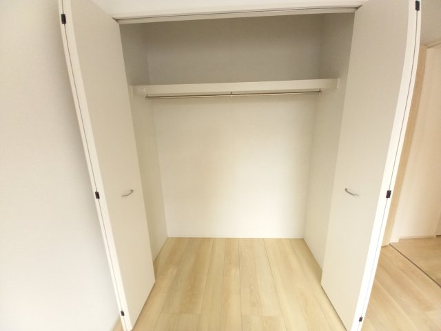 水戸市内原町984番の居間・リビング|明るいリビングで居心地が良くご家族皆で寛げる憩いの場。家族のコミュニケーションが欠かせない場になります～♪家族円満の空間を～（同施工物件）