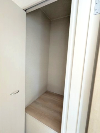 水戸市内原町984番の洋室|採光・通風が良く毎朝気持ち良く起床ができ・・日中も日差しが降り注ぐ～暖かいお部屋です。（同施工物件）