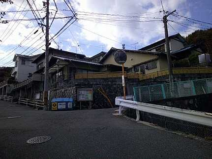 中野4丁目の前面道路含む現地写真