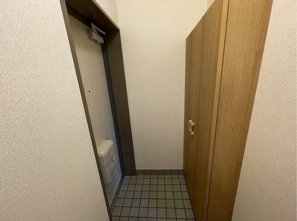 ルプレ荻窪の玄関