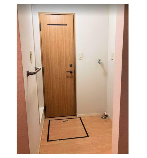 川崎市麻生区高石１丁目のアパートの玄関