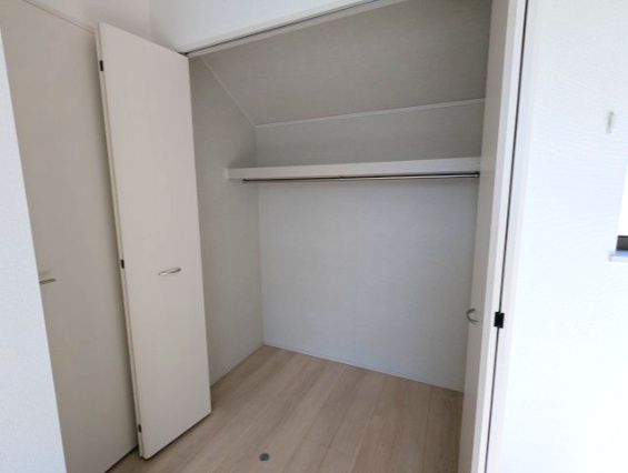 水戸市内原町984番の収納|広々クローゼットがあり、お部屋をすっきりとお使いいただけます。（同施工物件）