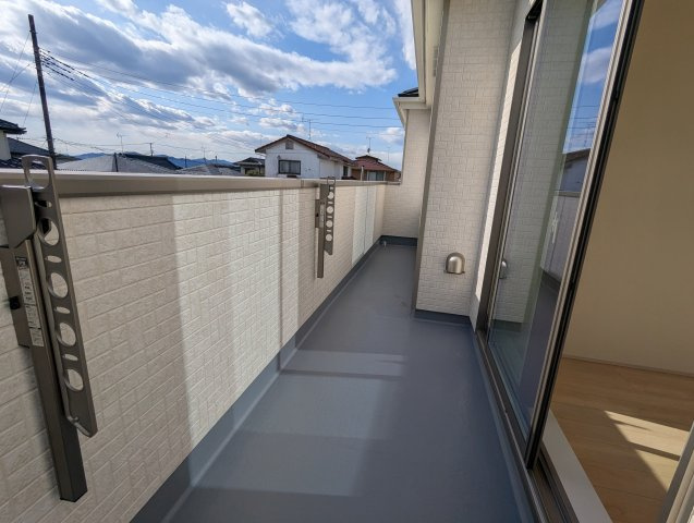 水戸市内原町984番の収納|衣類だけでなく、小物や季節ものの家電なども収納できますね♪（同施工物件）