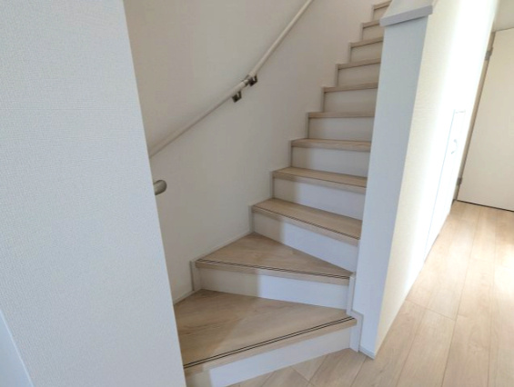 水戸市内原町984番の収納|防災グッズや、備蓄品など収納してお部屋をすっきりとお使いいただけます。（同施工物件）