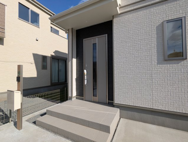 水戸市内原町984番の玄関|玄関は住まう人の印象づける～玄関は住まいの顔～！！（同施工物件）