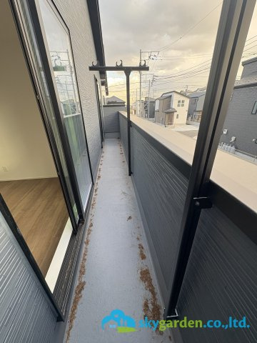 平塚市岡崎10期　新築戸建　全30棟6号棟のバルコニー