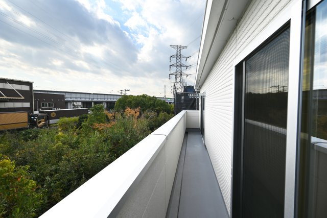 宝塚市山本丸橋3丁目中古一戸建てのバルコニー|2025年12月撮影