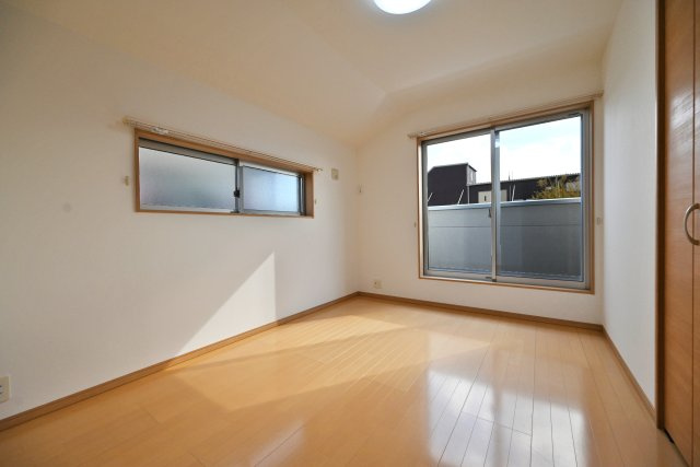 宝塚市山本丸橋3丁目中古一戸建ての洋室|2階洋室約6.2帖