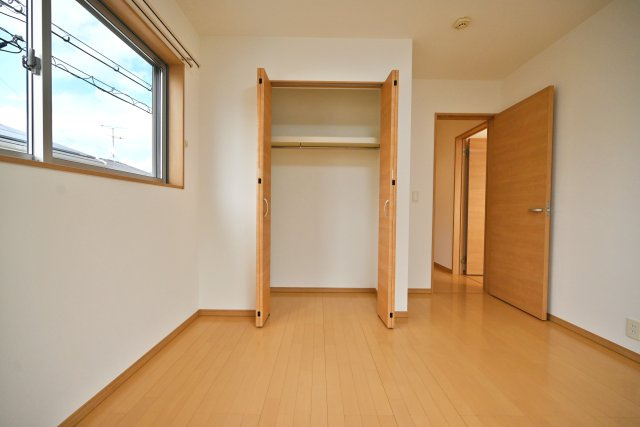 宝塚市山本丸橋3丁目中古一戸建ての収納|2階洋室約6.2帖