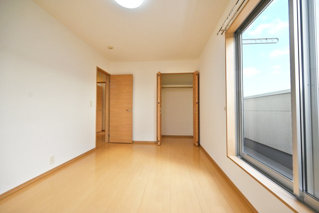 宝塚市山本丸橋3丁目中古一戸建ての収納|2階洋室約7.5帖