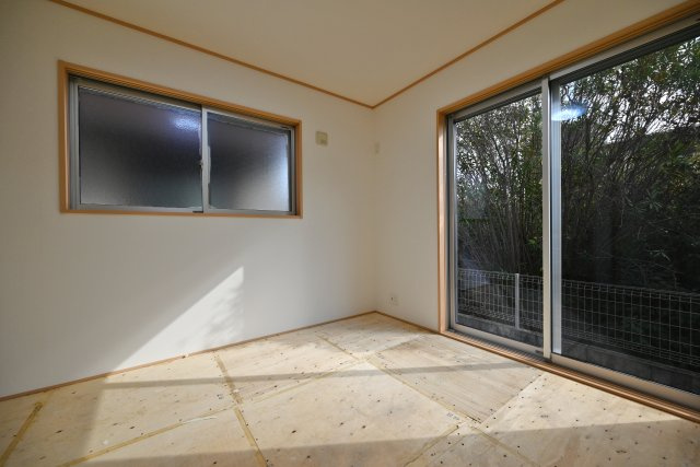 宝塚市山本丸橋3丁目中古一戸建ての和室|和室です。リビングに隣接しているので、家事の合間にお昼寝もできますね。