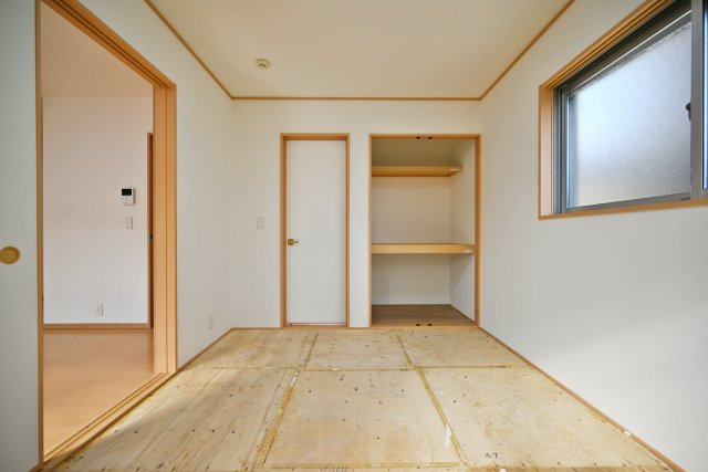 宝塚市山本丸橋3丁目中古一戸建ての和室|2025年12月撮影