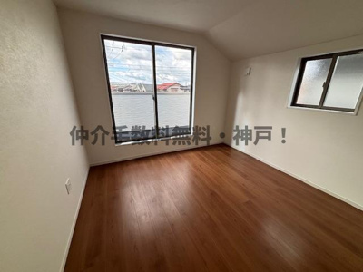 【洋室】 | 神戸市西区春日台2丁目　新築戸建　仲介手数料無料！ | きれいな洋室です