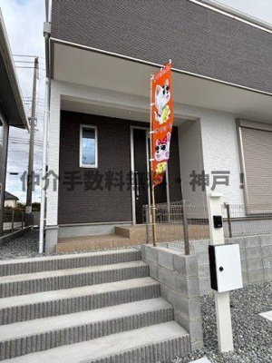 【玄関】 | 神戸市西区春日台2丁目　新築戸建　仲介手数料無料！ | ゆったりとした玄関です