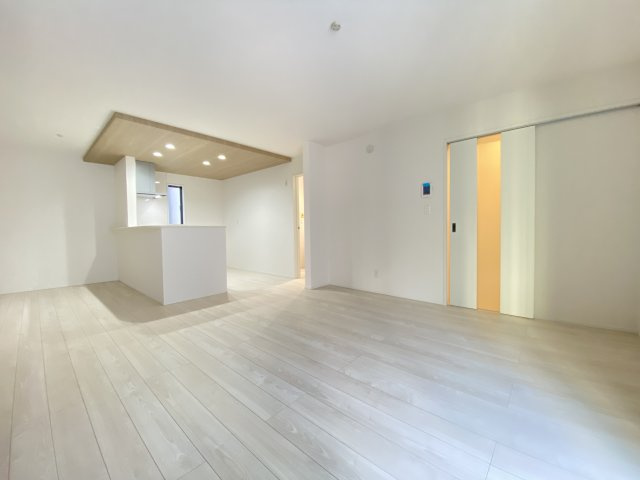 『八王子市新築戸建て』八王子市1-24-1【仲介手数料無料】　５期の居間・リビング|～仲介手数料無料☆八王子ひなた不動産～　八王子市台町　新築戸建て