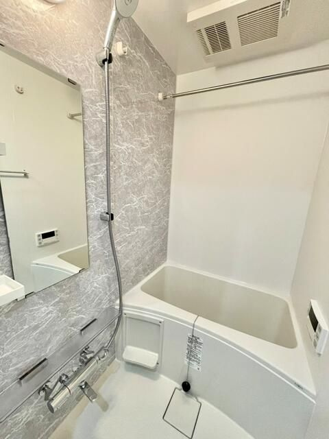 エストゥルースプラス三ノ輪の浴室