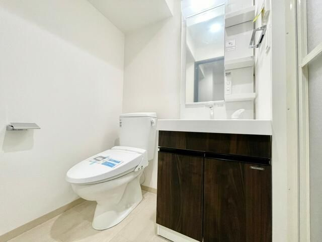 エストゥルースプラス三ノ輪の洗面所