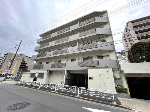 エンゼルハイム豊洲の外観|モダンなデザインは洗練された佇まい。

現地ご見学希望・資料請求などお気軽にお問い合わせ下さい！
03-5990-5201