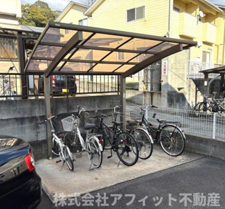 【その他共用部分】 | ブラン木之庄 | 屋根付き駐輪場