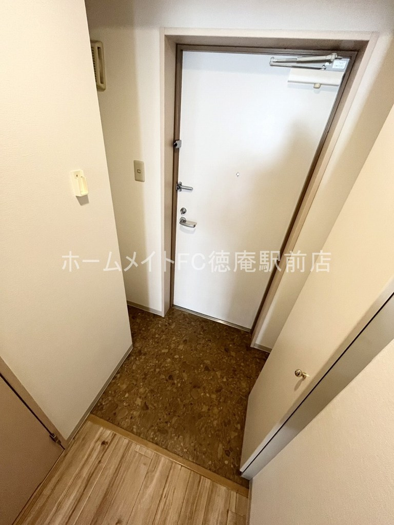 エレガンスレイヴの玄関