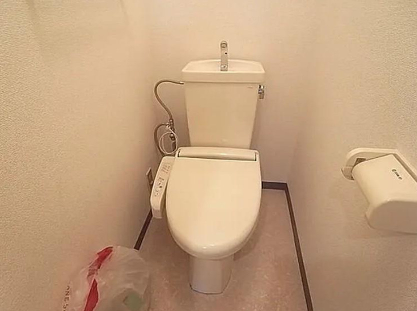 【西宮市宮前町】　ロータリービルド西宮のトイレ