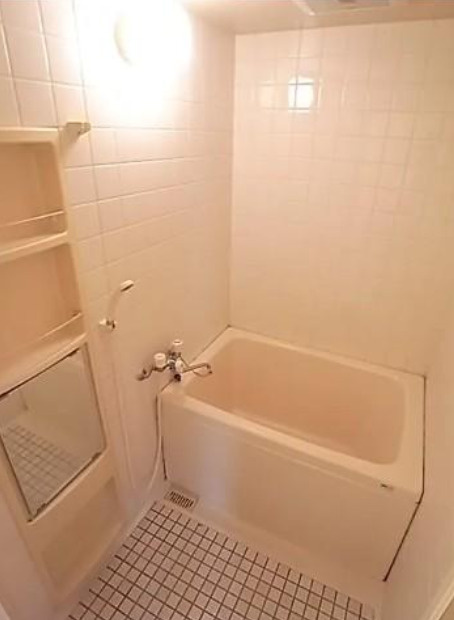 【西宮市宮前町】　ロータリービルド西宮の浴室