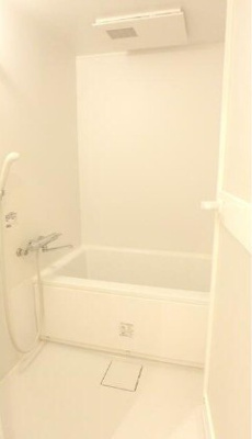 【浴室】 | アヴァンツァーレ新宿ピアチェーレ | 浴室乾燥機付きバス。