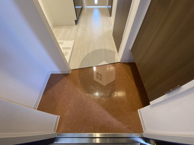 Luxe布施北3の玄関