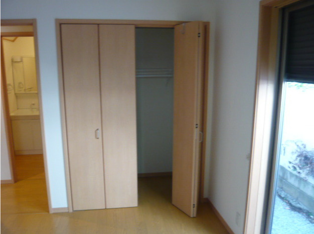 イースト深沢　南向き　3方角住戸　ペット相談の収納