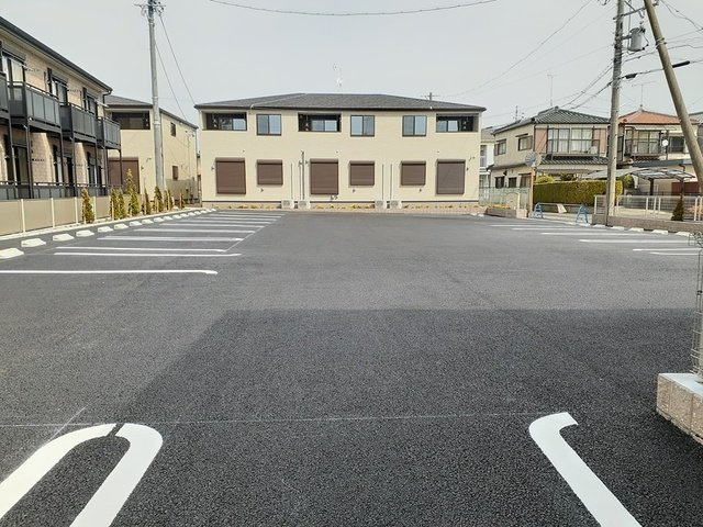 クレマシーＡの駐車場