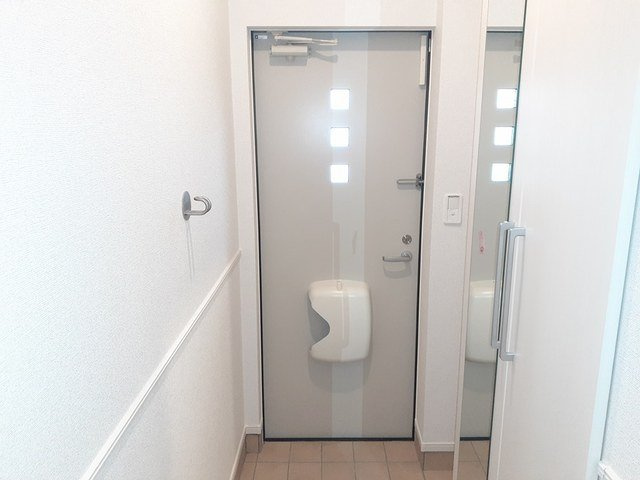 クレマシーＡの玄関