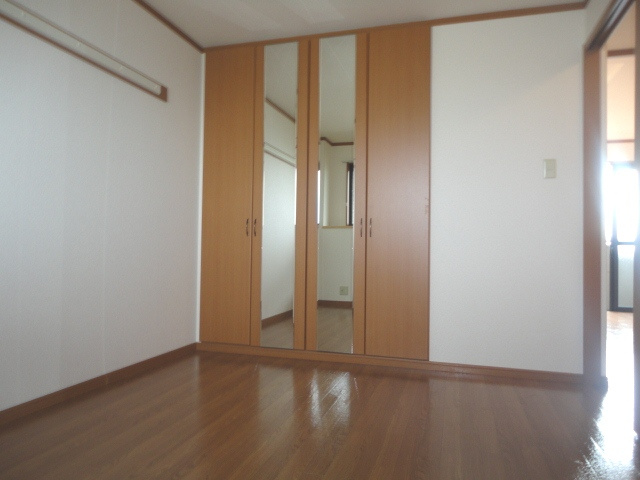 グリーンラティール【10,000円キャッシュバック対象物件】の洋室|落ち着いた色調の洋室です