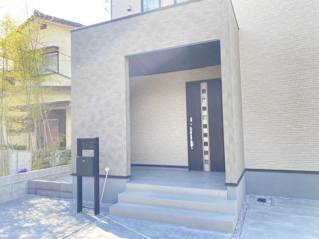 『八王子市新築戸建て』八王子市泉町1907-19【仲介手数料無料】　３期の玄関|～仲介手数料無料☆八王子ひなた不動産～　八王子市泉町　新築戸建て