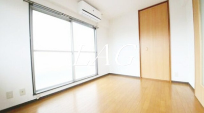 【寝室】 | 山十マンション | 室内です。