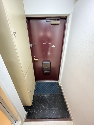 大阪市都島区東野田町１丁目の賃貸マンションの玄関