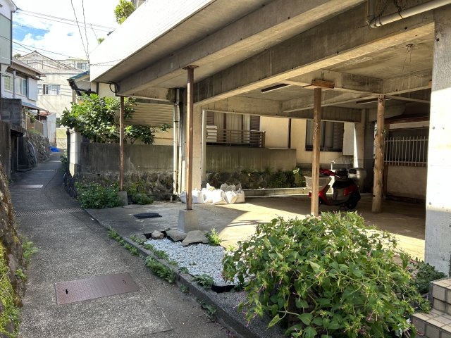 東伊豆町　稲取の前面道路含む現地写真