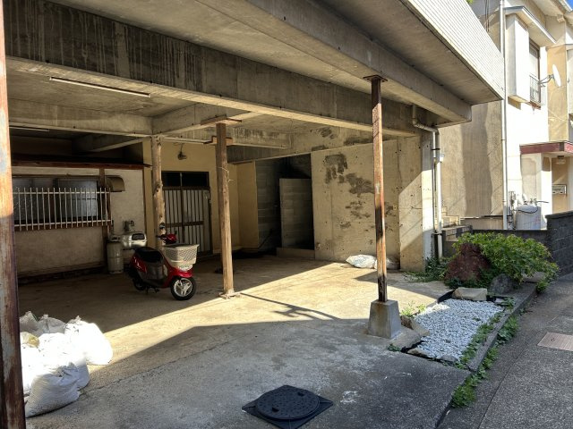 東伊豆町　稲取の前面道路含む現地写真