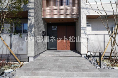 【エントランス】 | シャーメゾンキャメリア