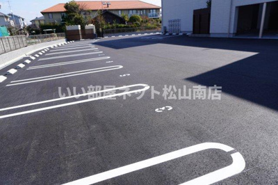 【駐車場】 | シャーメゾンキャメリア